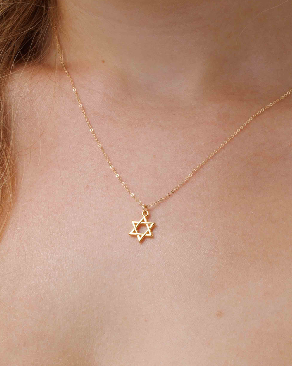 Collana Con Ciondolo A Forma Di Stella - Flores Gioielli