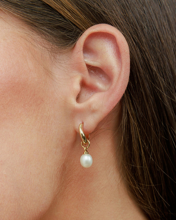 Wave Pearl Hoops